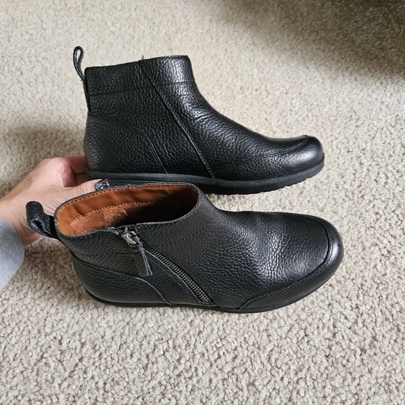 Vionic Lois Women's Bootie 6 - Picture 3 of 8